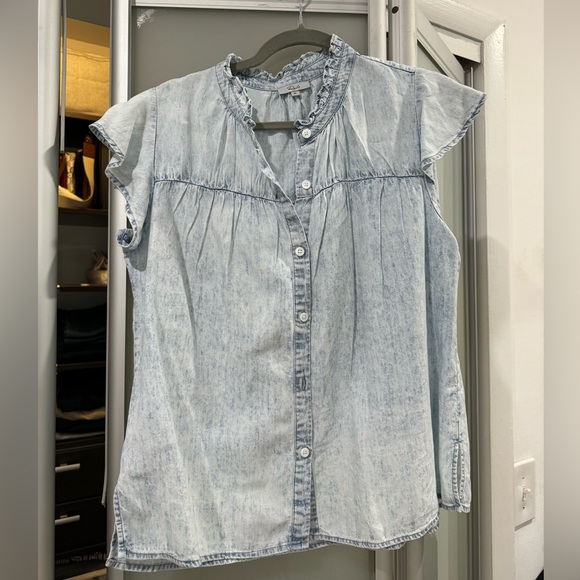 RAILS Ruthie faded indigo top! Very light denim-like material. - Picture 1 of 3